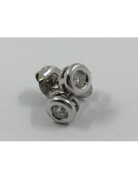 Pendientes dormilonas en oro blanco y brillantes