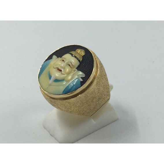 Anillo tipo sello con motivo de personaje oriental