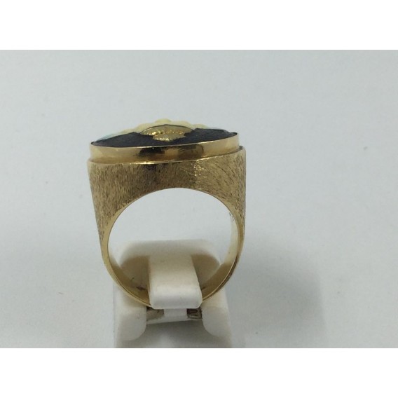 Anillo tipo sello con motivo de personaje oriental