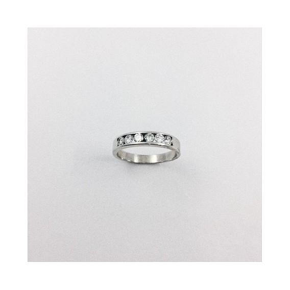 Anillo media alianza de oro blanco y brillantes