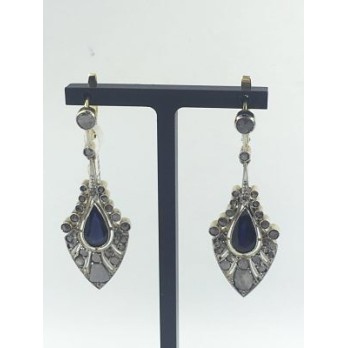 Antiguos pendientes de oro con diamantes y zafiro central