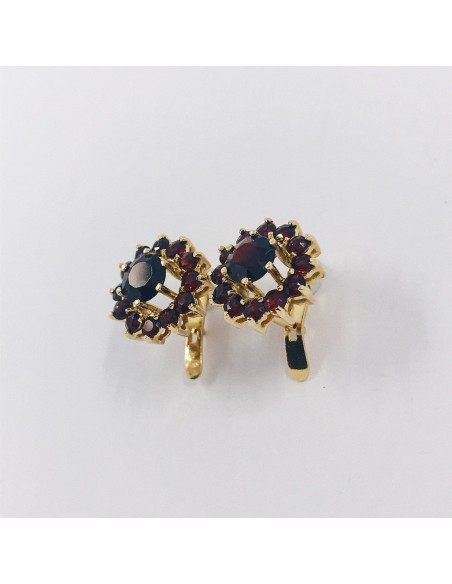 Pendientes en oro 18kt con granates.