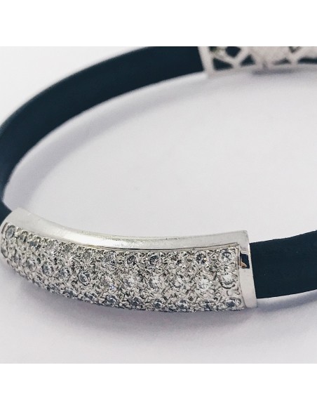 Pulsera con oro blanco y brillantes.