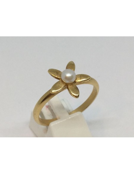Sortija Tous en oro y perla con motivo de flor