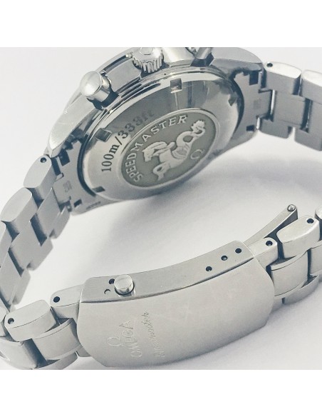 Omega Speedmaster en negro y rojo.