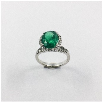 Anillo de oro blanco con brillantes y esmeralda central 2