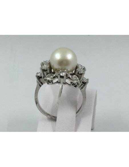 Anillo rosetÃ³n de brillantes con perla central