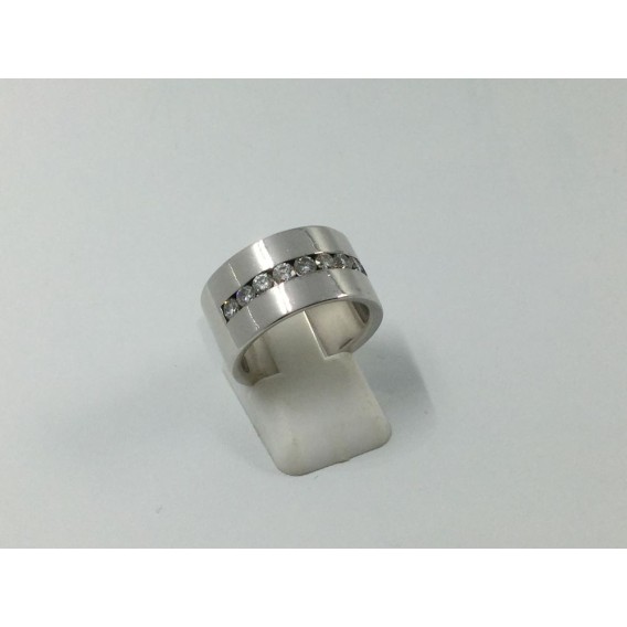 Anillo ancho en oro blanco y brillantes