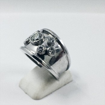 Anillo de oro blanco y brillantes 2