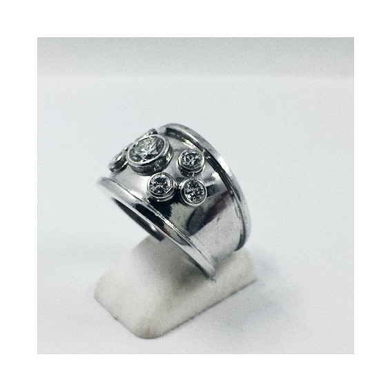 Anillo de oro blanco y brillantes