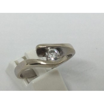 Sortija solitario de oro blanco de 18k y brillante