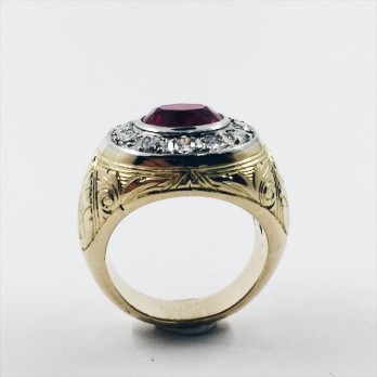 Anillo para caballero en oro, diamantes y piedra de color 2