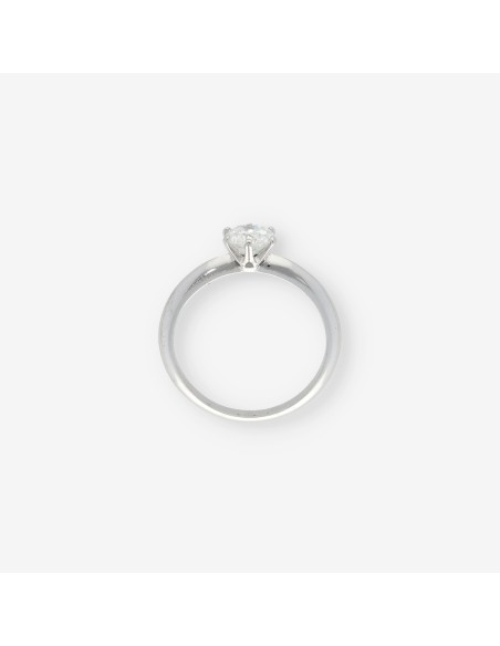 Anillo en oro blanco 18kt con brillante central
