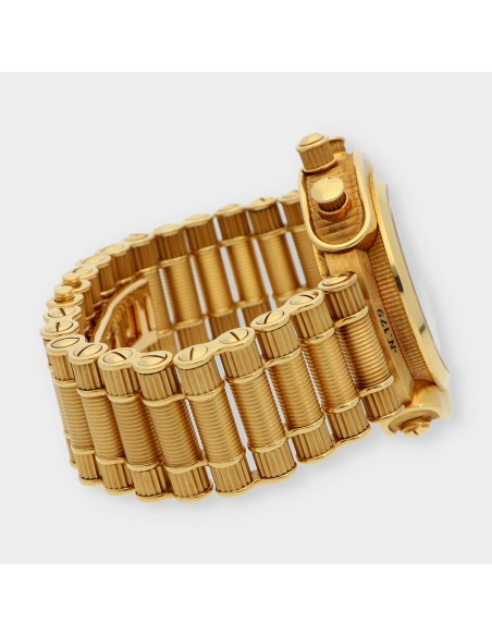 Montega R9 MC 01 en oro 18kt