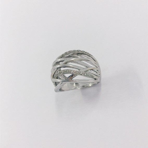 Anillo Tous en oro blanco con brillantes.