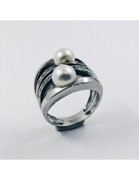 Anillo de oro con brillantes y perlas