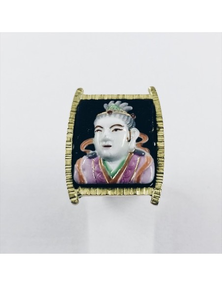 Anillo en oro con imagen de personaje oriental esmaltado