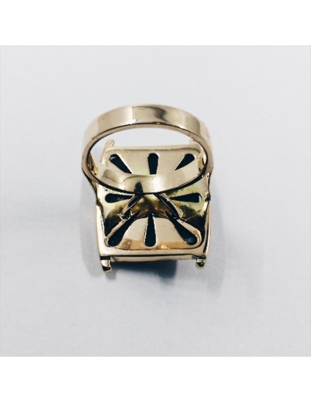 Anillo en oro con imagen de personaje oriental esmaltado