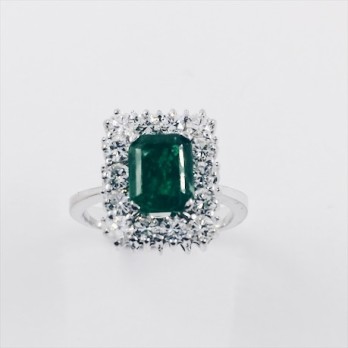 Anillo rosetÃ³n de oro blanco con brillantes y esmeralda 2