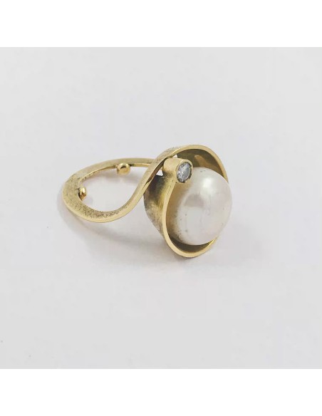 Anillo de oro, perla y brillante