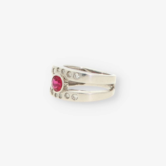 Anillo oro piedra roja y bri
