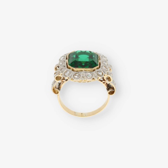 Anillo vintage en oro 18kt con piedra verde